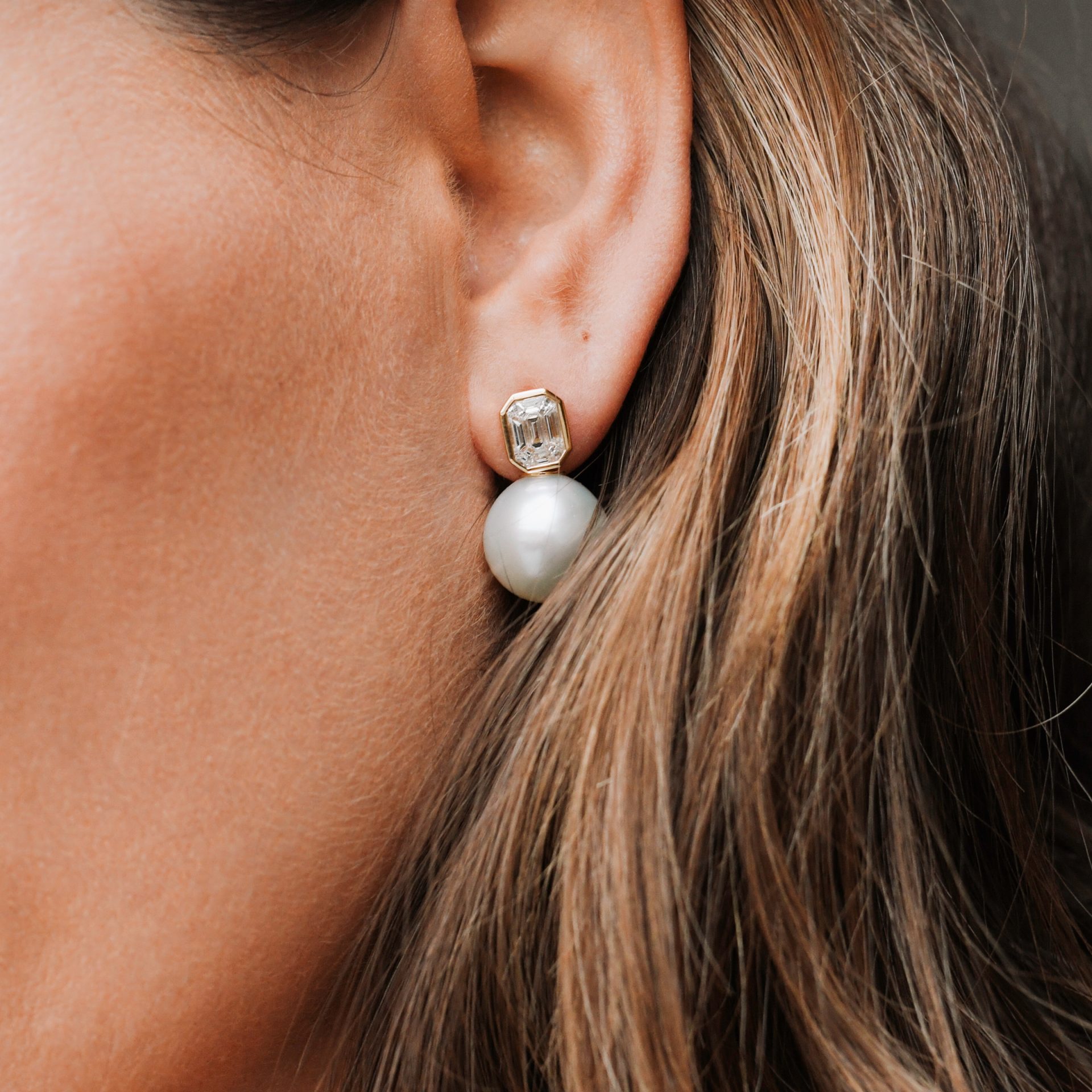 Magic Emerald Cut Diamond Earrings - Image 3